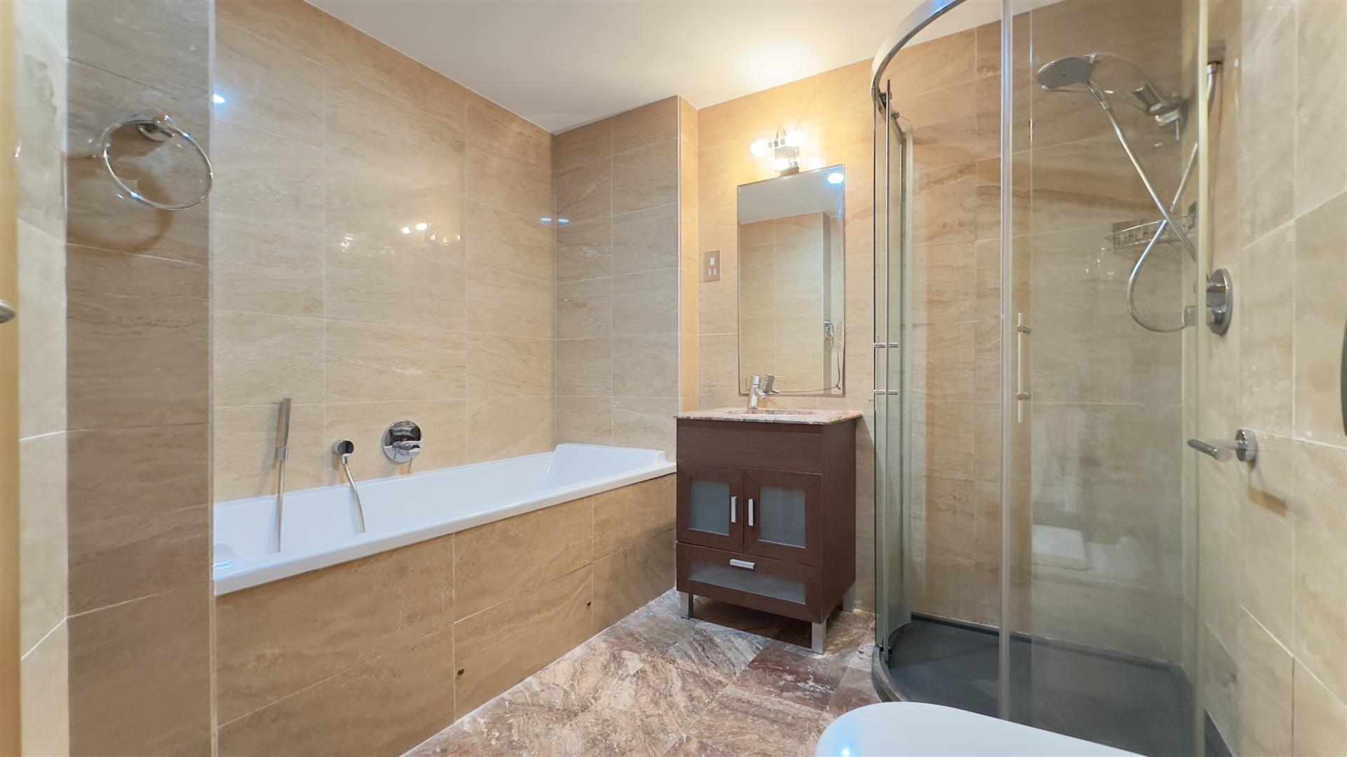 Image of Apartment - 2 Bedrooms - 1 Bathrooms for Rental in Grand Ocean Plaza-Gibraltar, Image 7